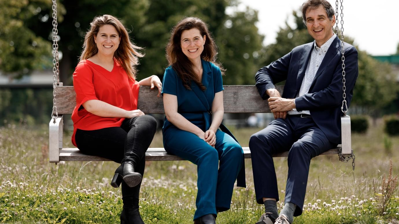 The three co-founders of d-teach online school: Lieselot Declercq, Annabel Declercq and Koen Verlaeckt